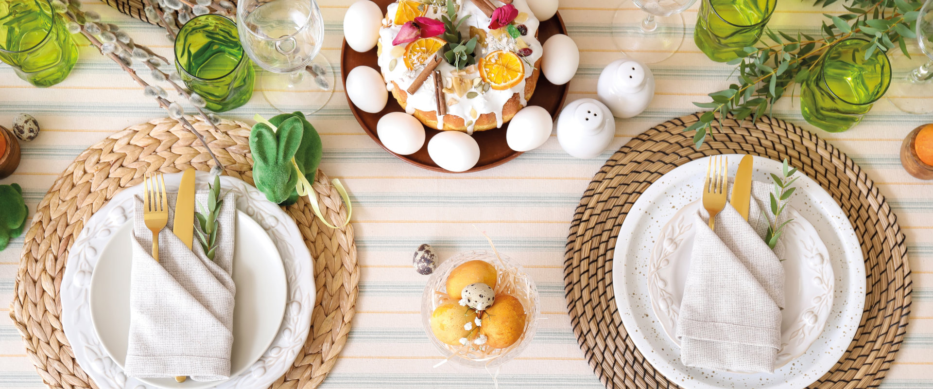 Tavola apparecchiata per pranzo di Pasquetta