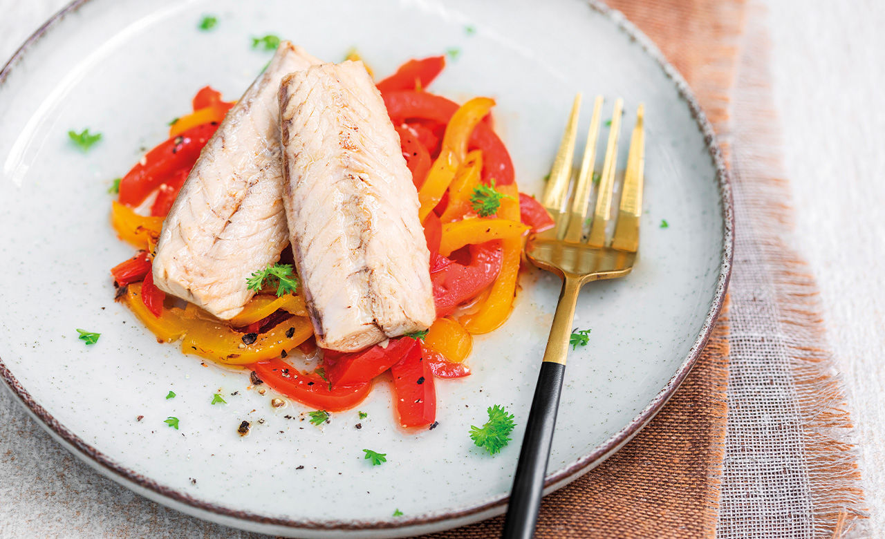 Makrelenfilets auf Paprikaschoten