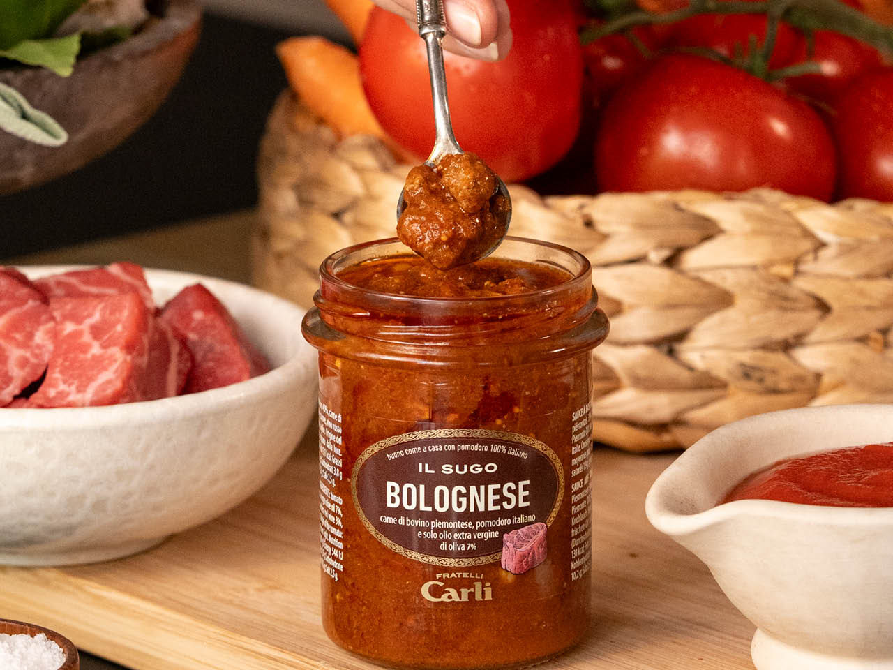 Geöffnetes Glas Spaghetti Bolognese