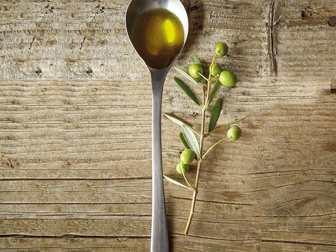 Löffel Olivenöl