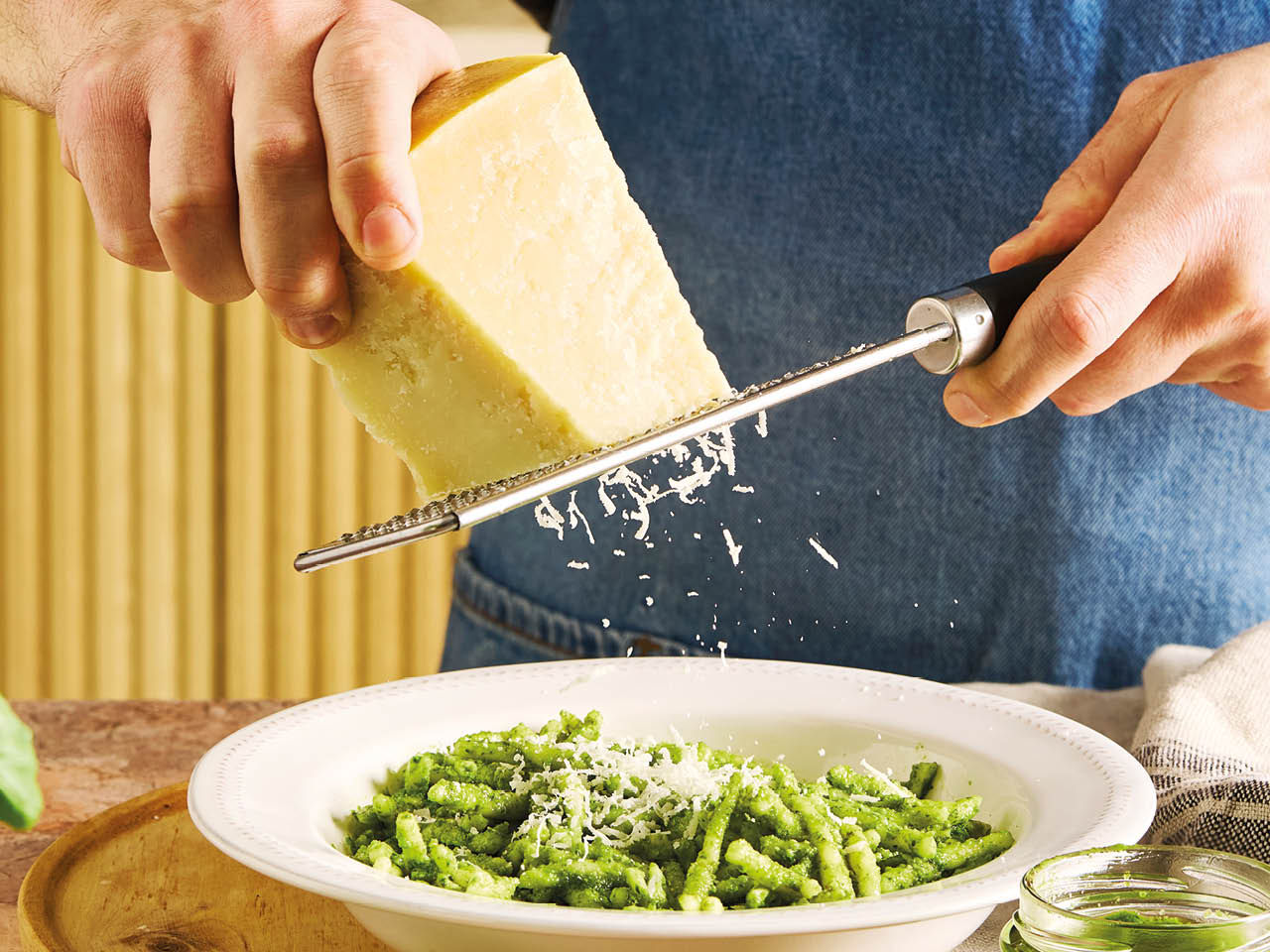aperitif mit parmesan kaese