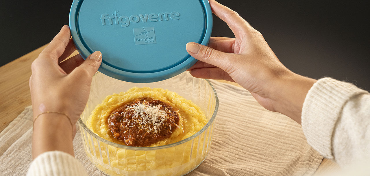 Bol en verre avec couvercle en cadeau