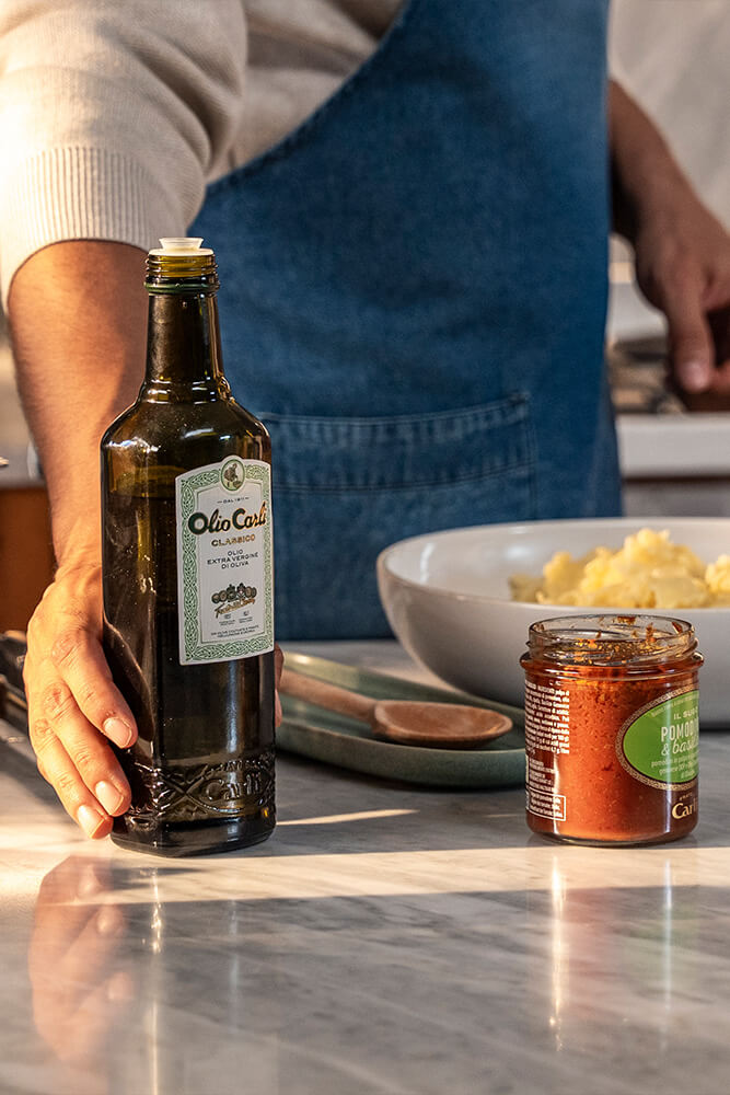 Huile d'olive extra vierge classique utilisée en cuisine