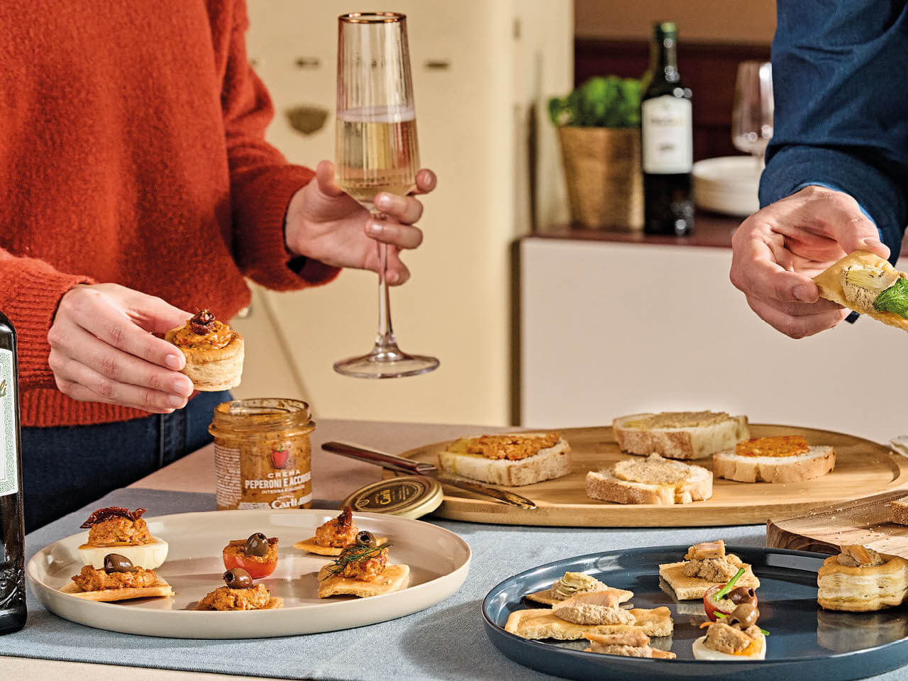 tartines de creme poivrons anchois et personnes