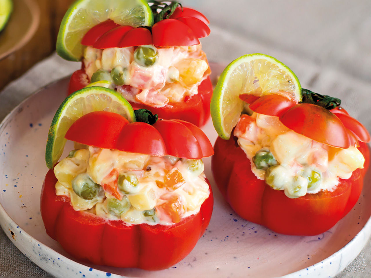 Tomates farcies à la salade russe