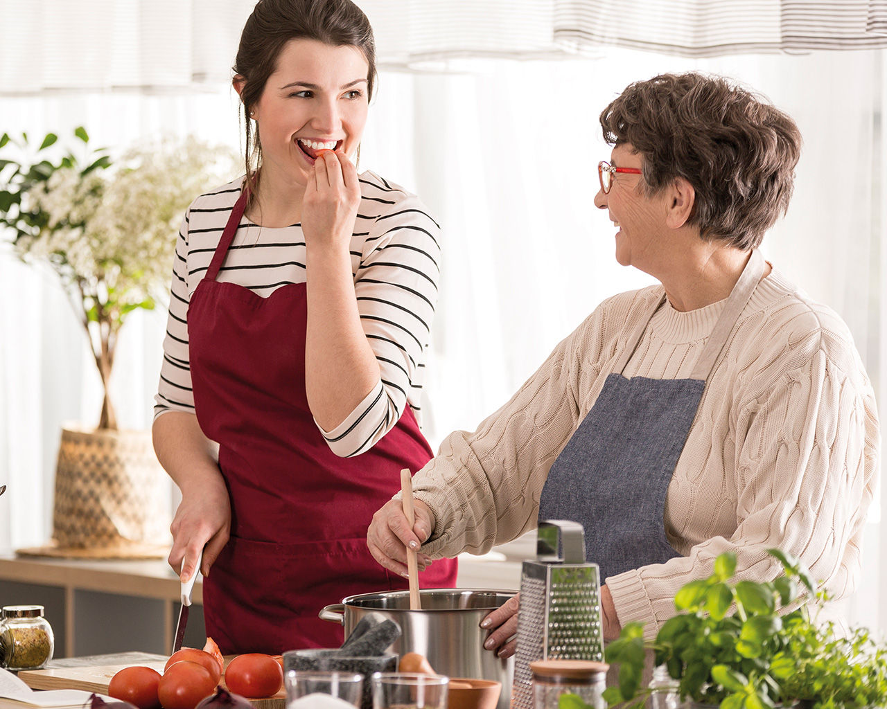Filles qui cuisinent